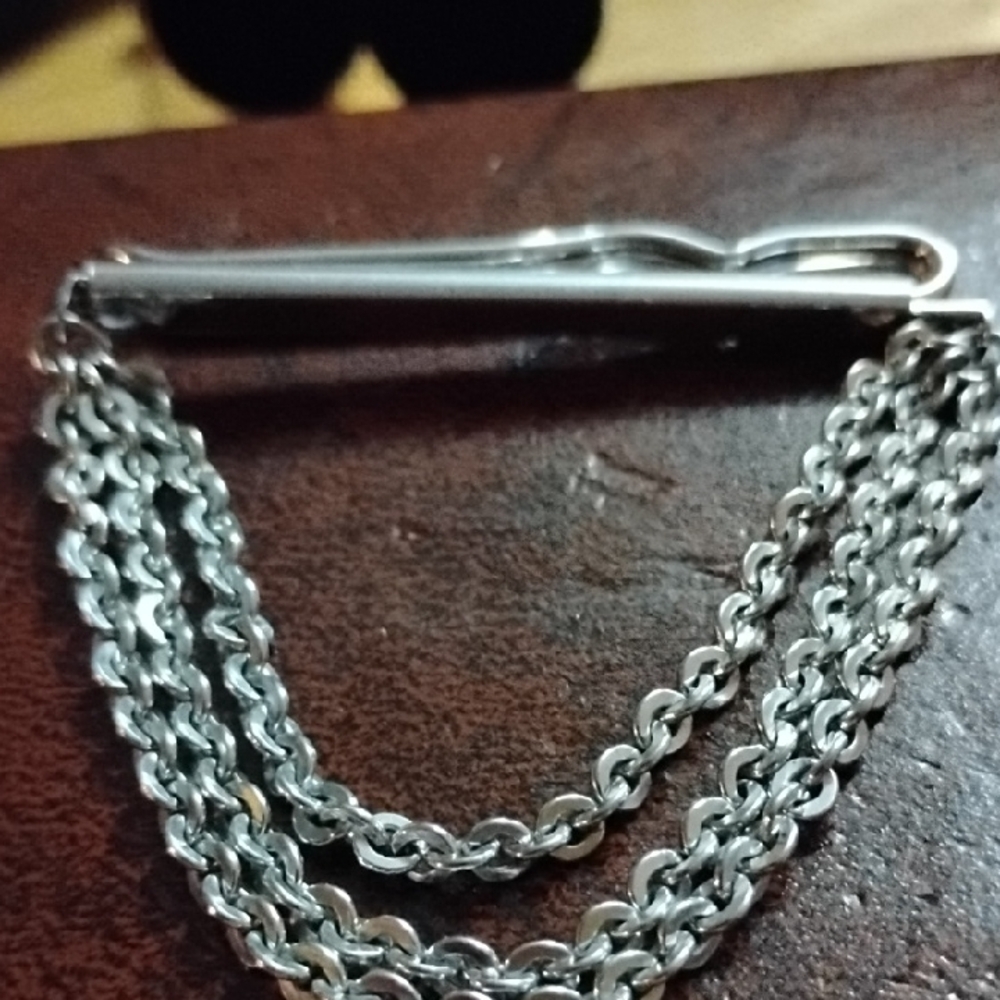 Elegant Silver Chain Tie Bar